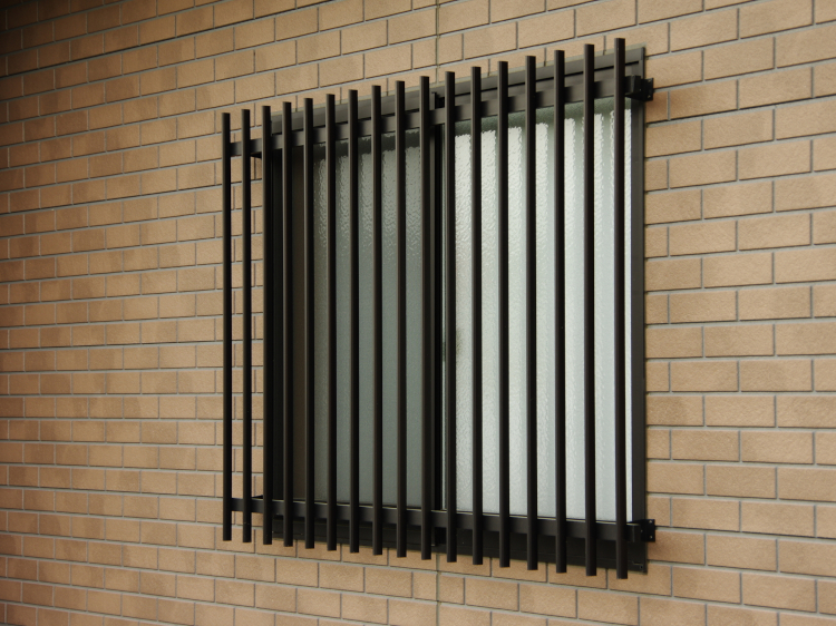 窓に面格子をつけるデメリットと注意点