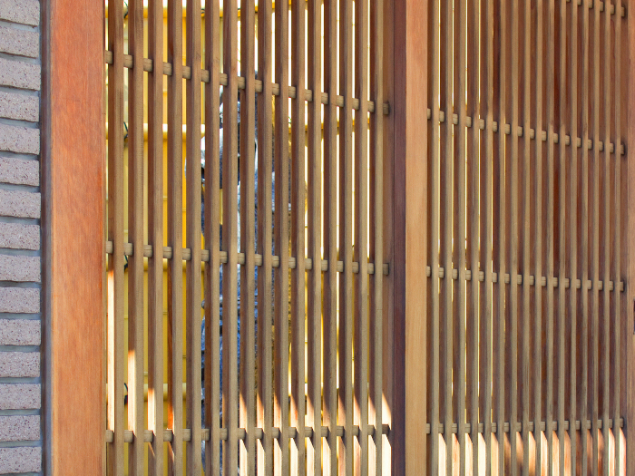 玄関引き戸の隙間を放置するリスク